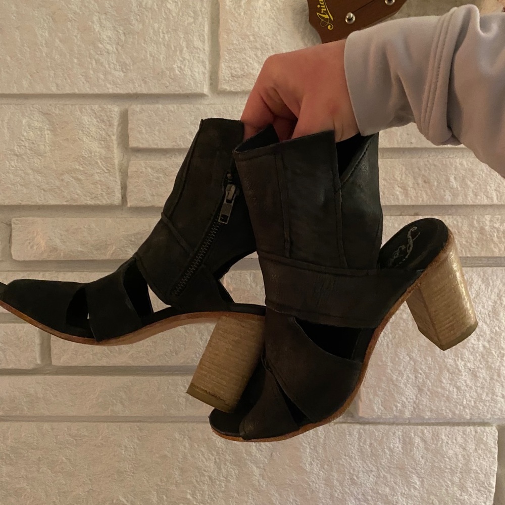 Free People black heels